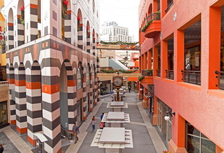Shopping centre Horton Plaza Mall, San Diego, California, USA
