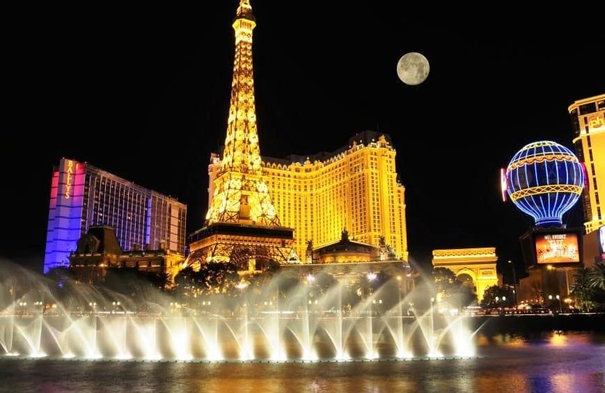 Torre Eiffel no hotel Paris em Las Vegas