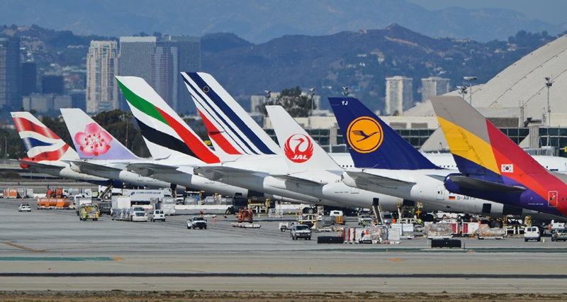 Aviões no aeroporto de Los Angeles